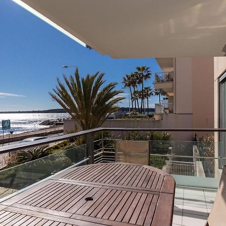 Bright Two Bedroomed Apartment On The Beach In Cannes With Huge Terrace With Fabulous Sea Views - 2001 Eksteriør bilde