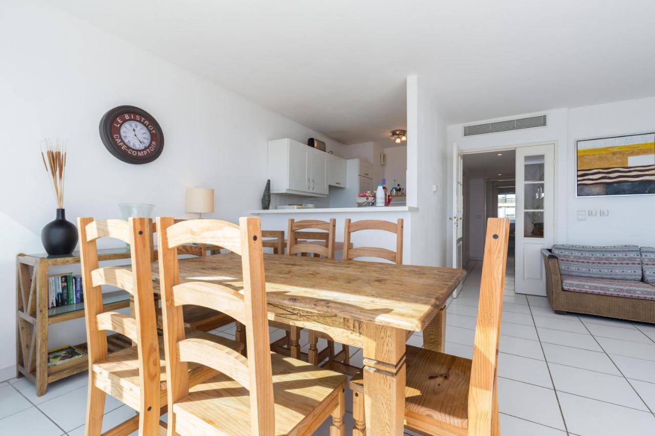 Bright Two Bedroomed Apartment On The Beach In Cannes With Huge Terrace With Fabulous Sea Views - 2001 Eksteriør bilde
